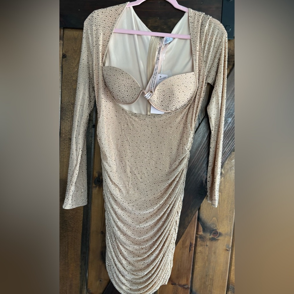 Brand new gorgeous dress!!